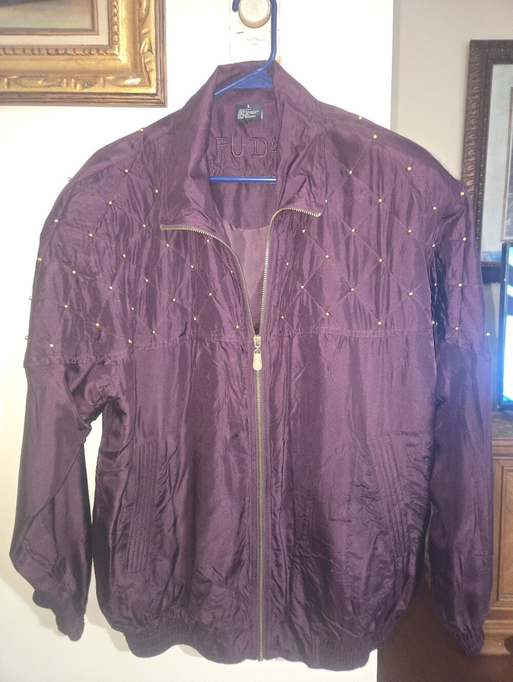 Fuda 100% SilkWomen's Quilted Zip-Front Jacket In Cherry Color With Gold Beads - Picture 2 of 4